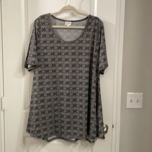 LuLaRoe geometric swing blouse